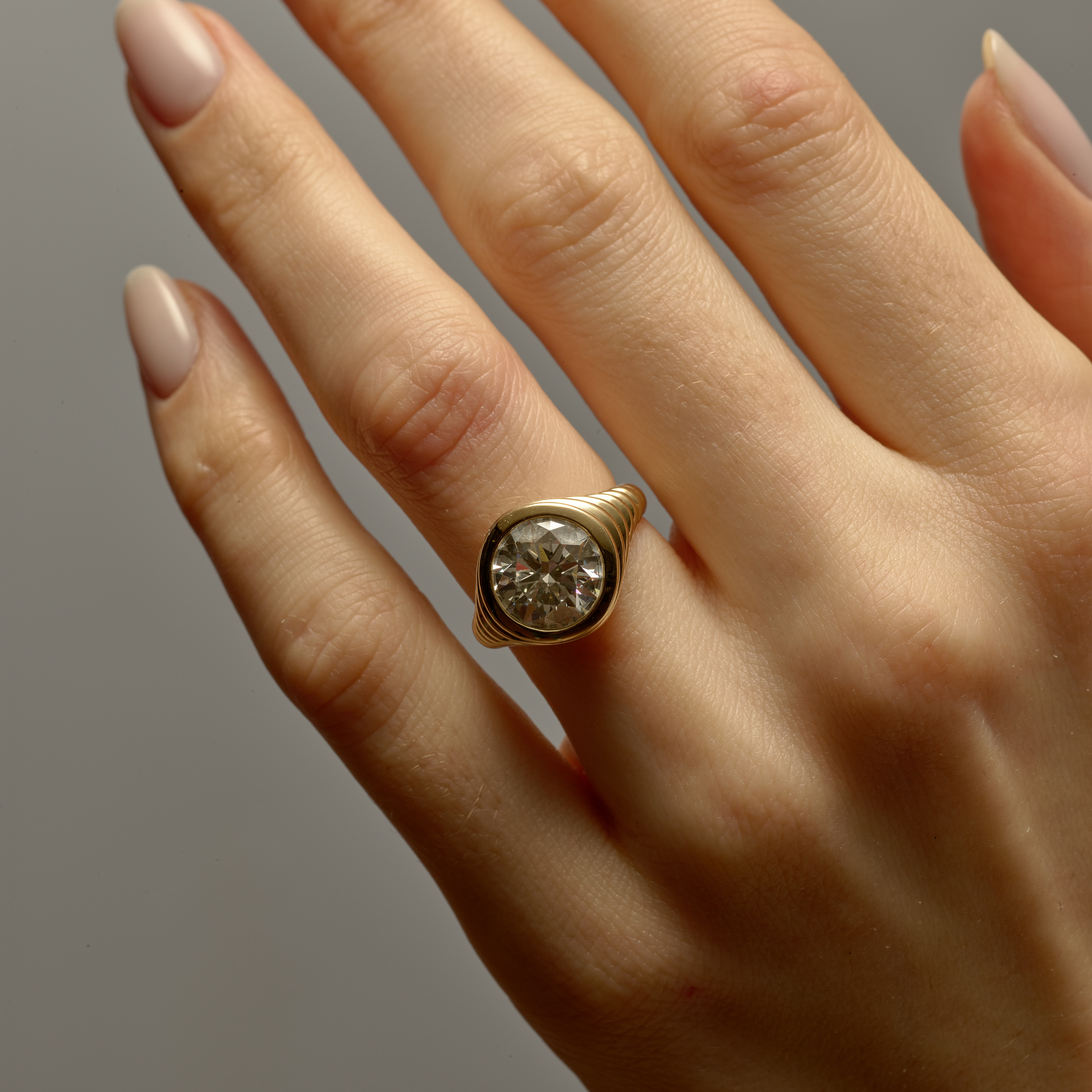 Bezel Lab Diamond Fluted Ring