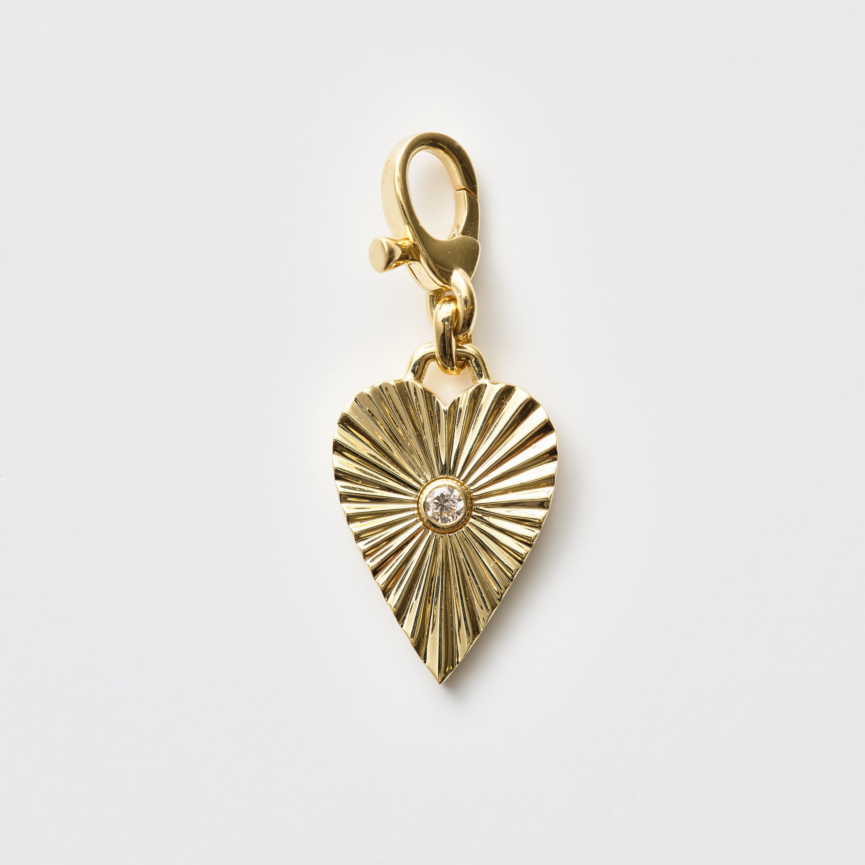 Medium Fluted Heart Medallion