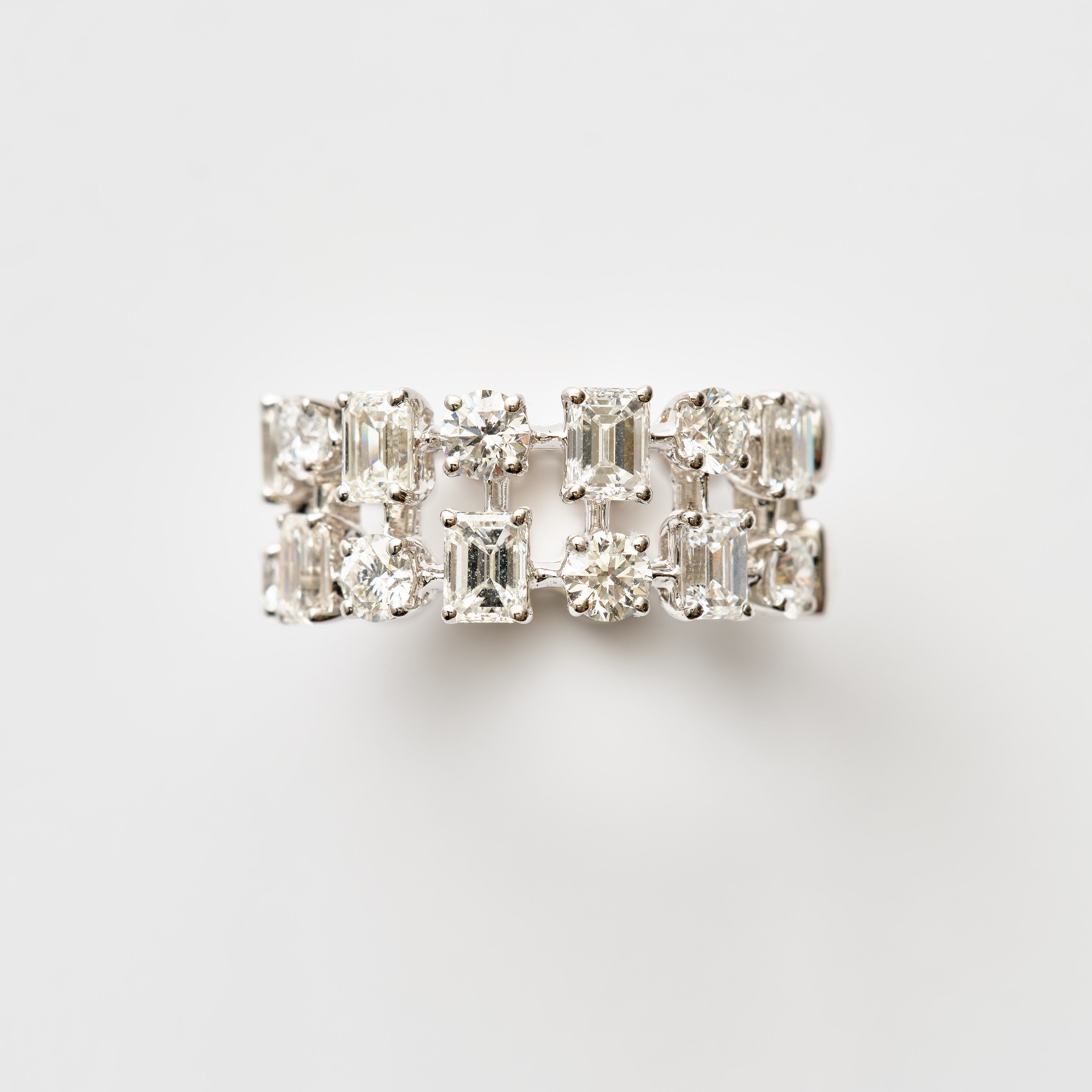 Floating Diamond Double Band