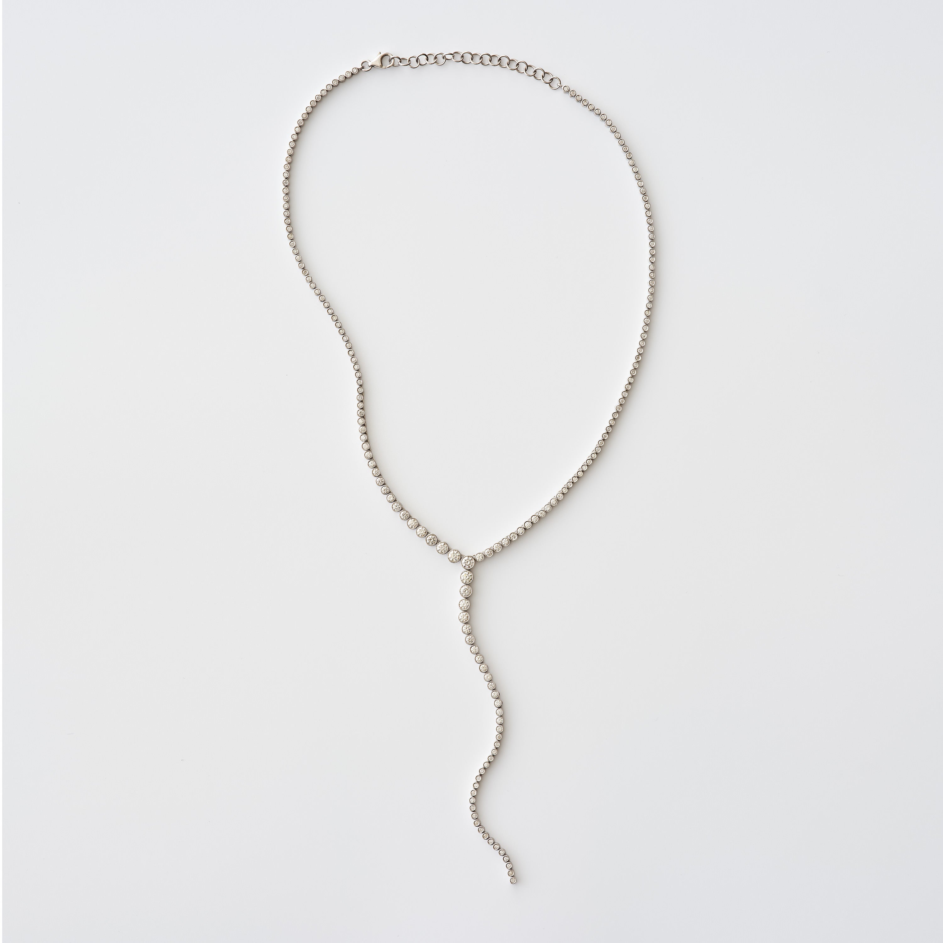 Graduated Bezel Diamond Lariat