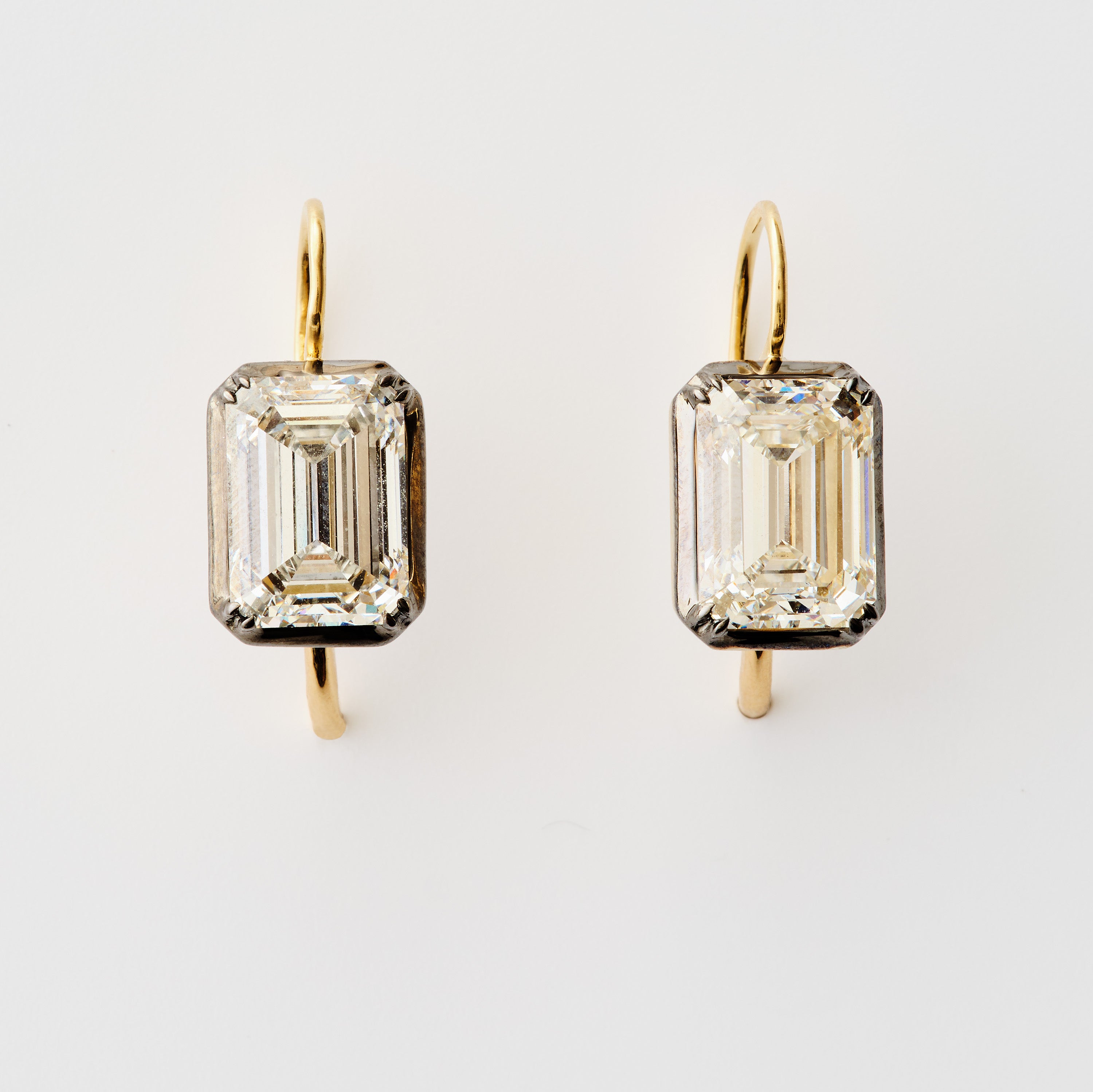 Collet-Set Emerald Lab Diamond Earrings