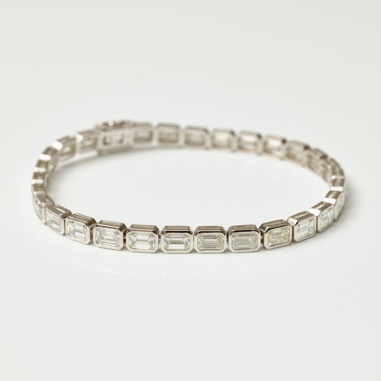 Bezel-Set Emerald Bracelet