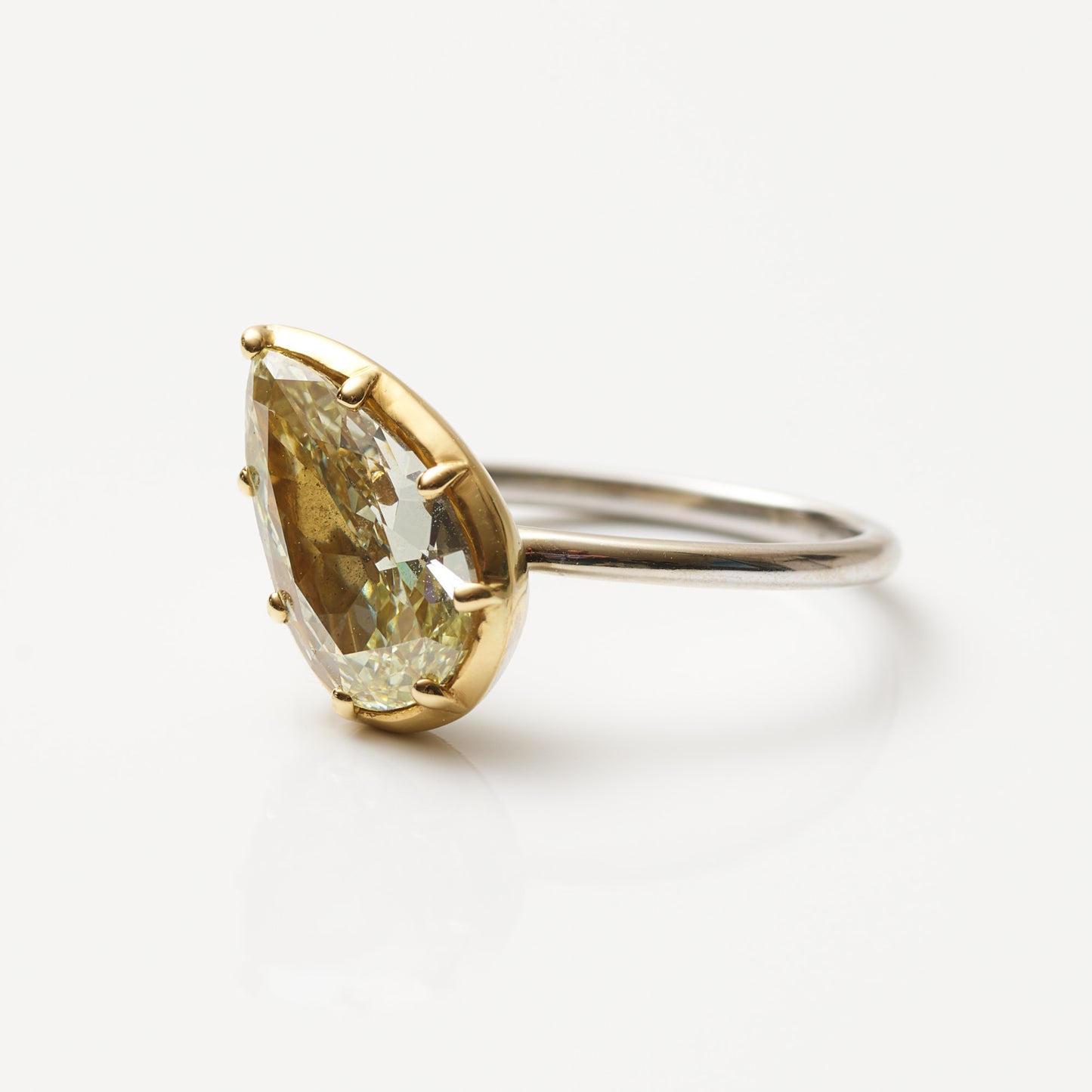 Pear-Shape Yellow Diamond Bubble Ring