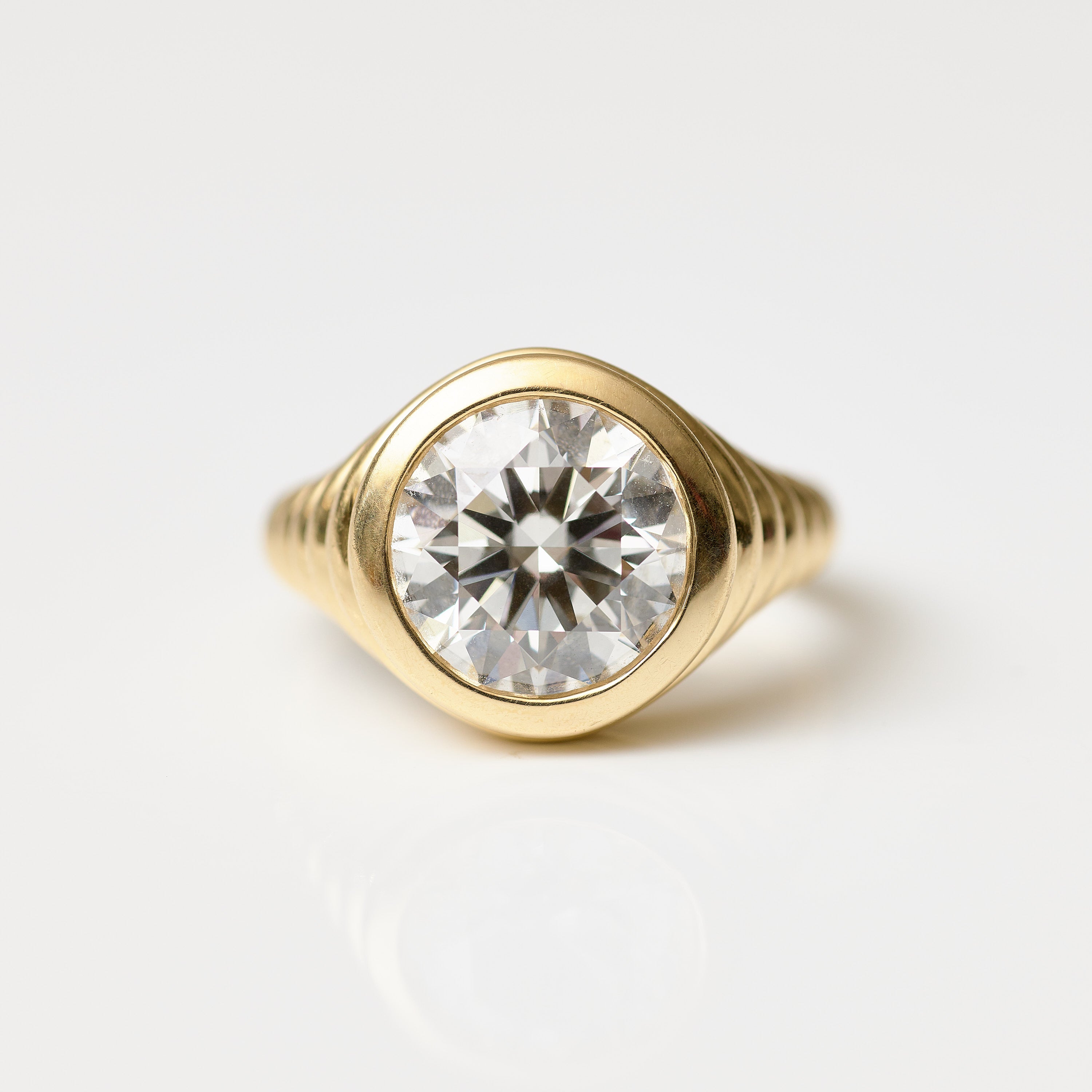 Bezel Lab Diamond Fluted Ring