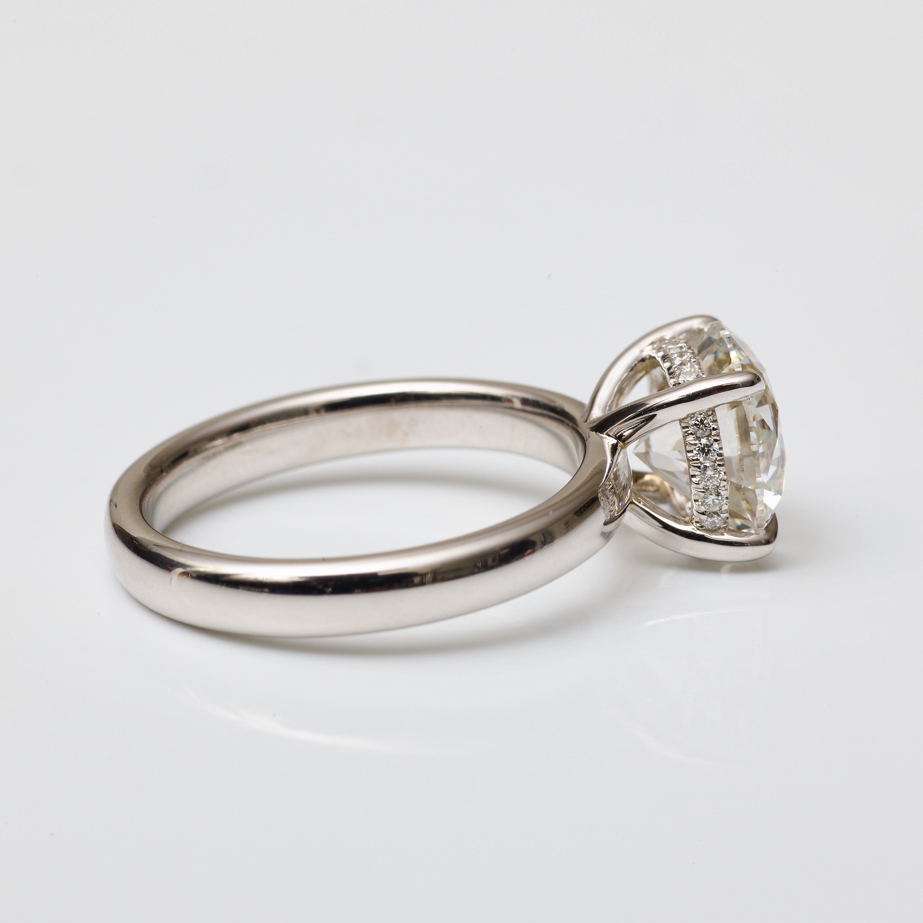 Round-Brilliant Lab Diamond Maxi Solitaire Ring