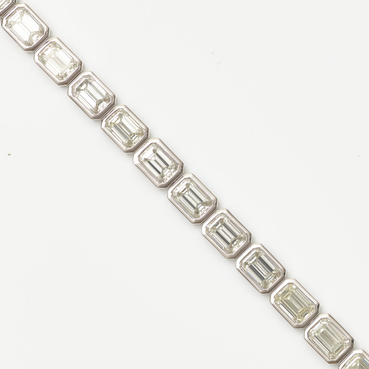 Bezel-Set Emerald Bracelet