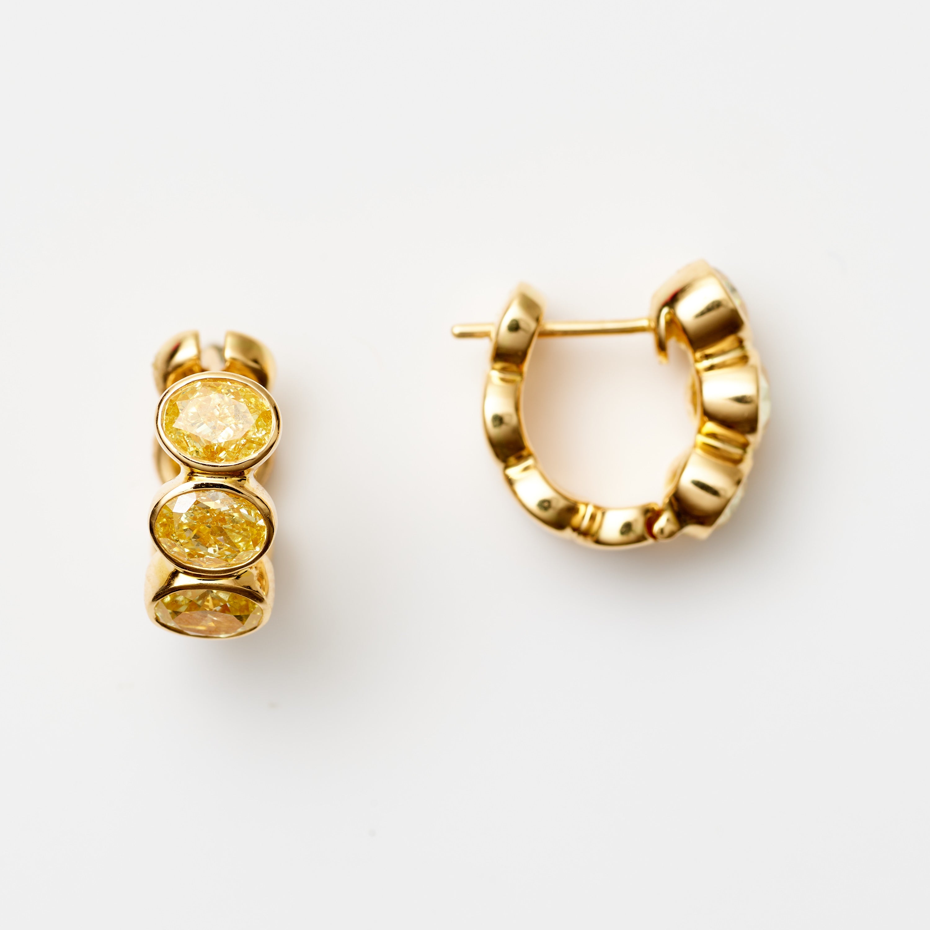 Stacked Yellow Diamond Oval Huggies